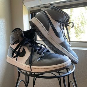 Air Jordan 1 Retro High Rare Air ‘Cool Grey’